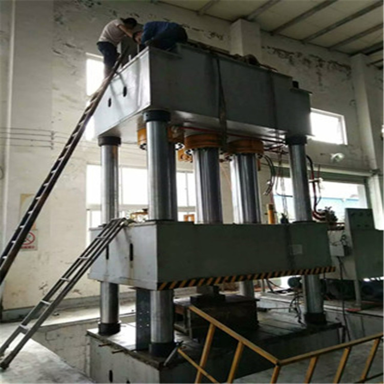 四柱液壓機20.jpg