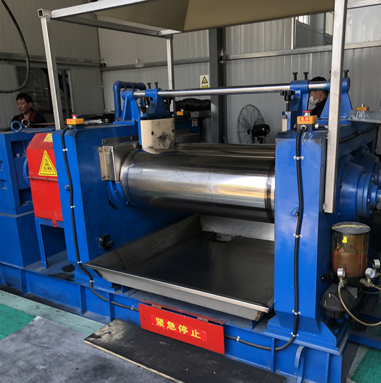 橡膠開煉機(jī)IMG_3975_副本.jpg