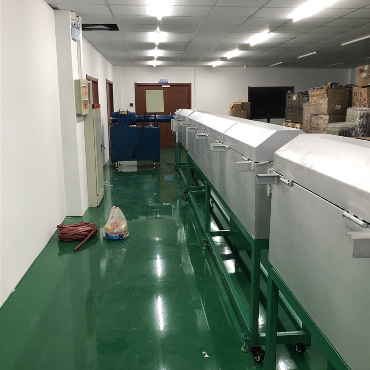 硅膠擠出機(jī)IMG_1547_副本.jpg