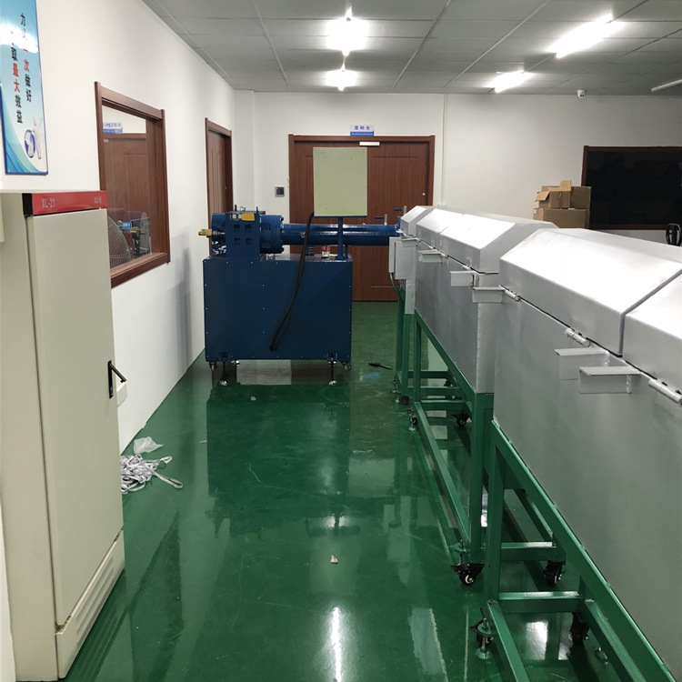 硅膠擠出機(jī)IMG_1548_副本.jpg