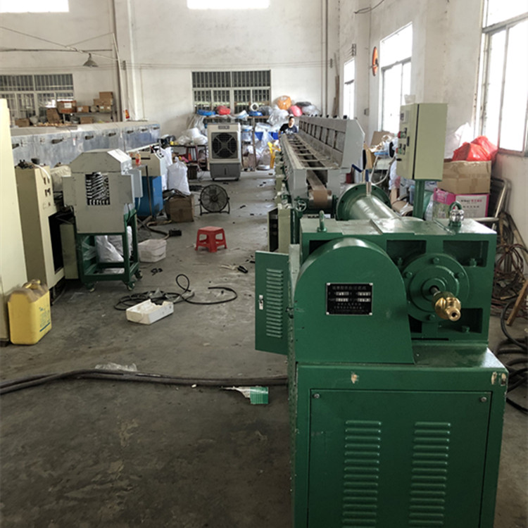 硅膠擠出機IMG_4696_副本.jpg