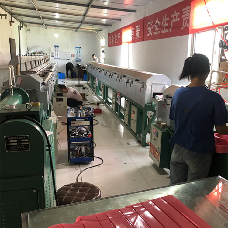 硅膠擠出機(jī)IMG_5357_副本.jpg