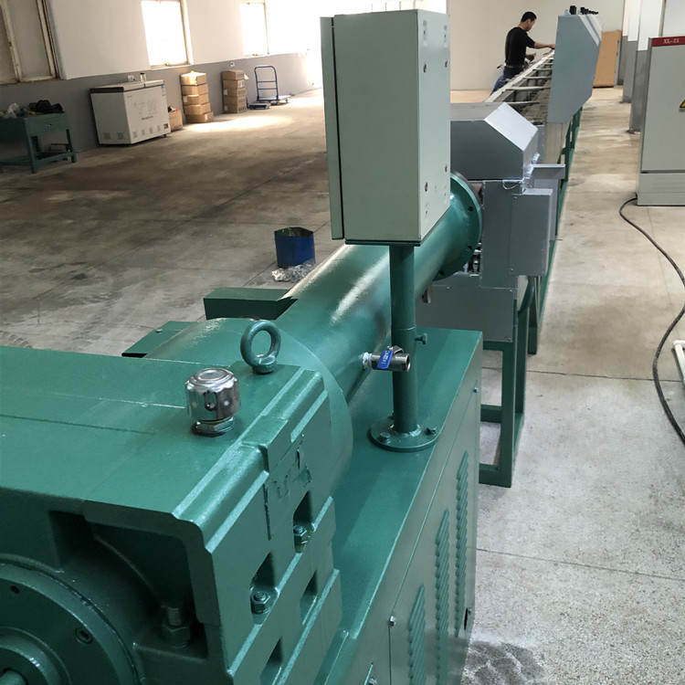 硅膠擠出機(jī)IMG_4247_副本 (2)_副本.jpg